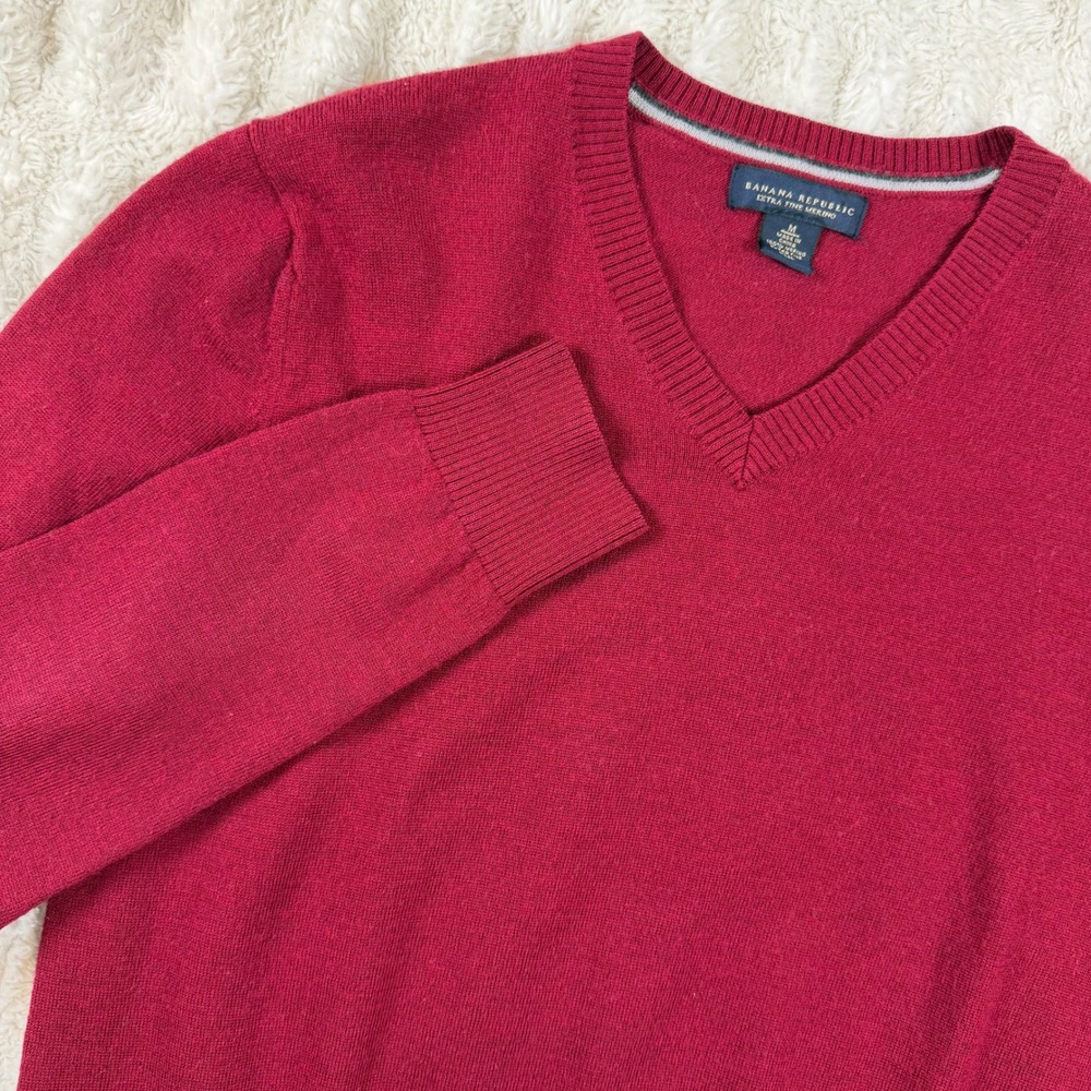 Banana Republic Mens Extra Fine Merino Wool V-Neck Sweater Burgundy Red Medium